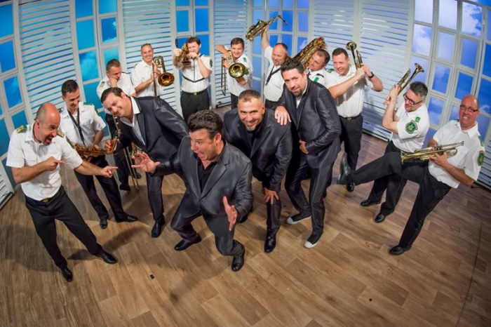 Pribojszki Mátyás bemutatja: JUMPING MATT & HIS COMBO feat. CUSTOM BIG BAND “Dressed up” lemezbemutató koncert