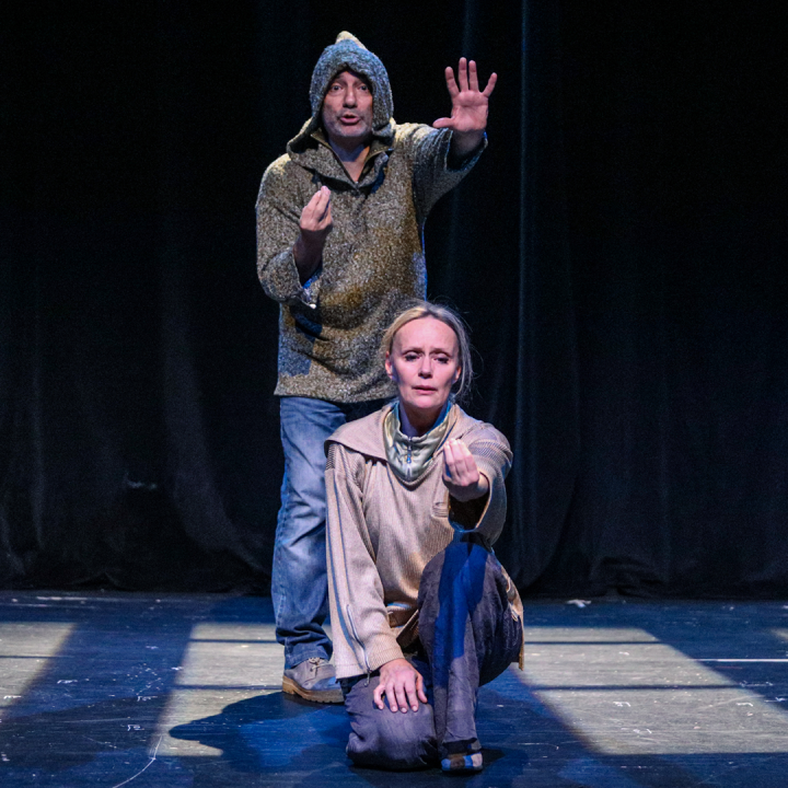 És Rómeó és Júlia...