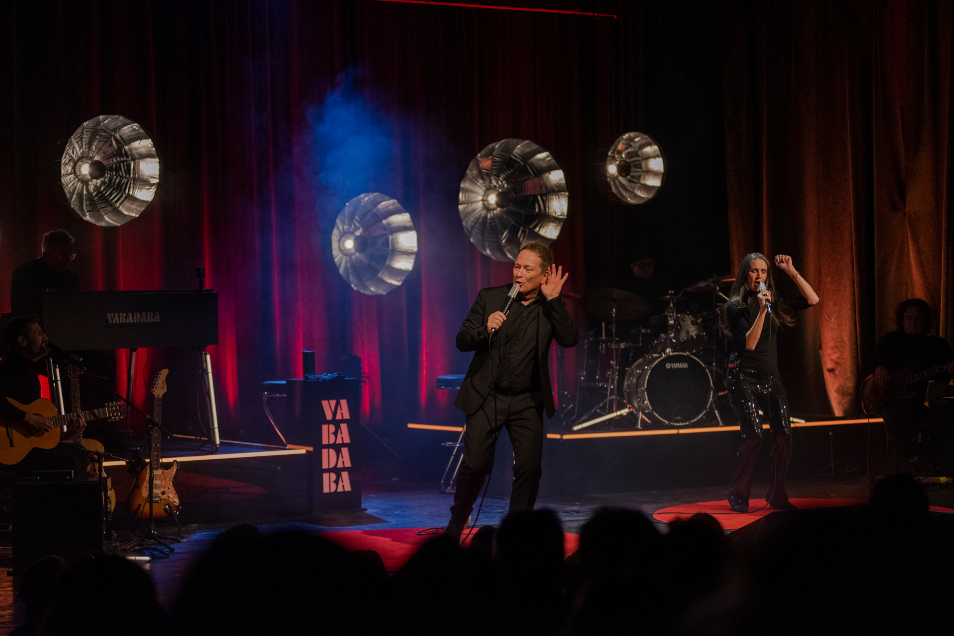 Geszti Péter koncert-est Váczi Eszterrel: Vabadaba (2024.12.16.)