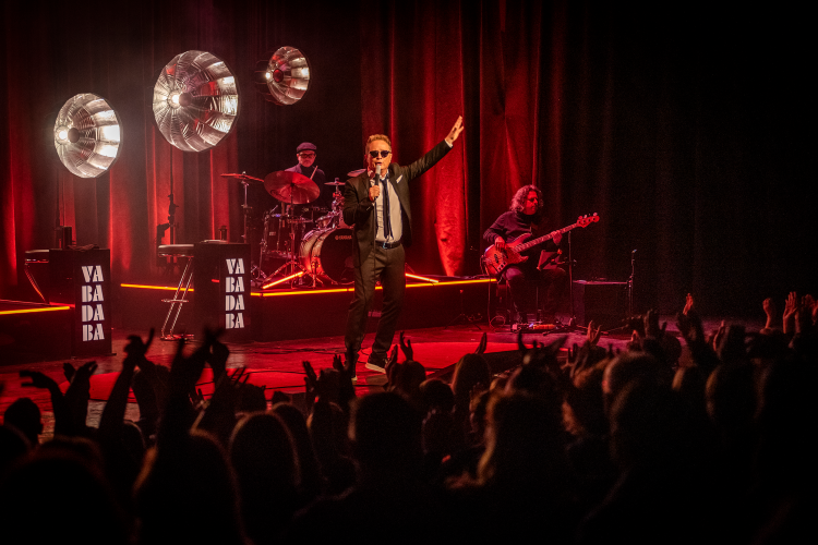 Geszti Péter koncert-est Váczi Eszterrel: Vabadaba (2024.12.16.)