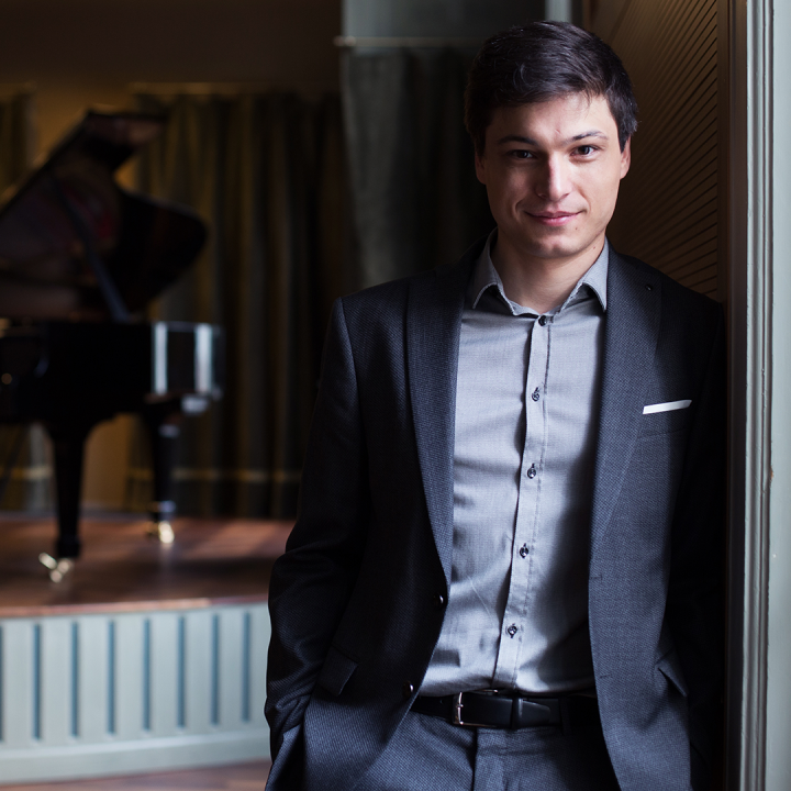 Grandiózus művek a Győri Filharmonikus Zenekar és Palojtay János előadásában