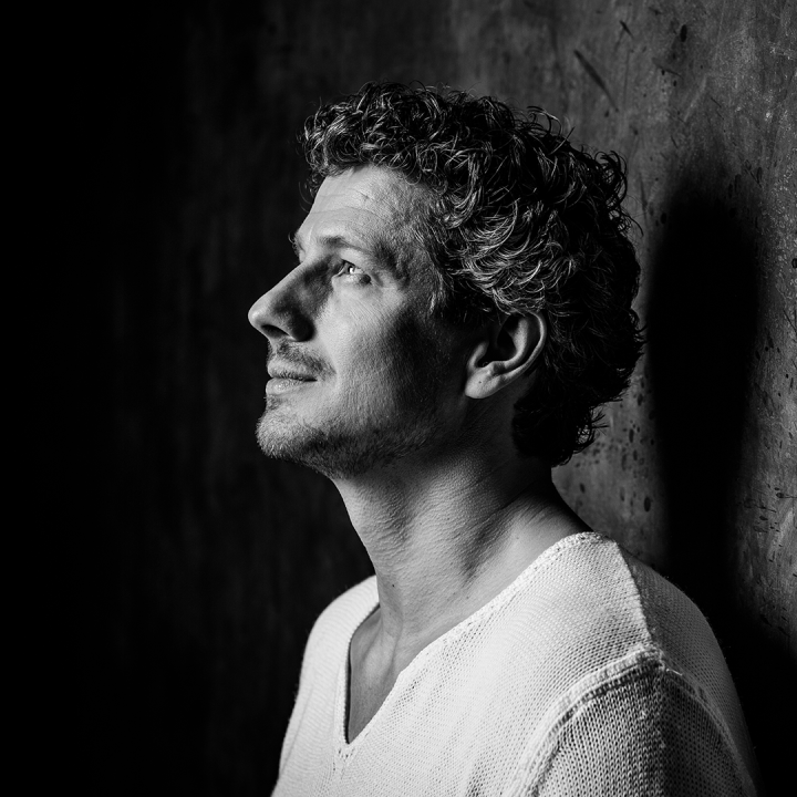 Classic Love – szerelem, katarzis és az ünnep fénye Rákász Gergely koncertjén